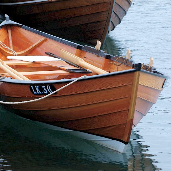 The Laura Kay LK36 was built in 2008 following a traditional design